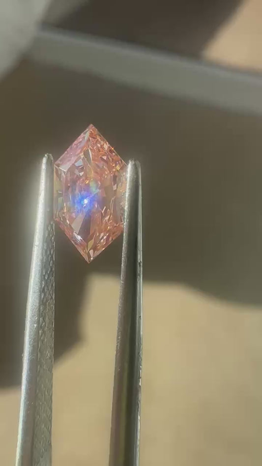 Hexagonal 1.01ct Fancy Vivid Pink VS1 EX EX